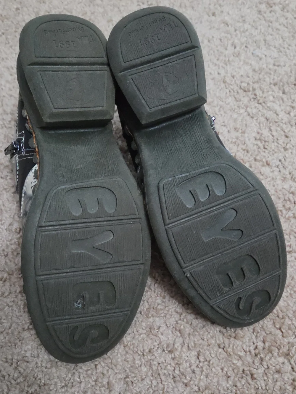 Women's Casual Ankle Booties in Black and Gray